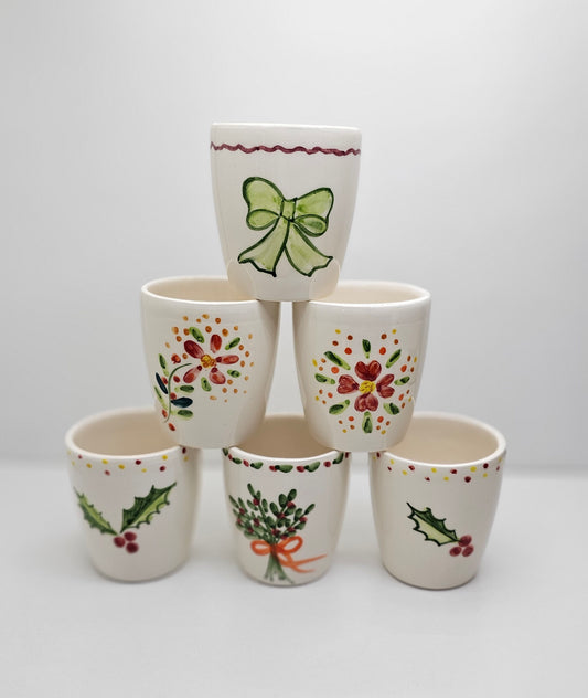 Copinhos de Café Pintados à Mão – Coleção de Natal