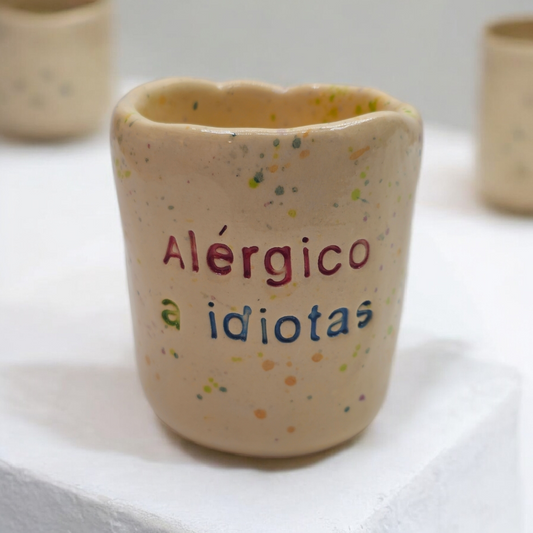 Copo de Café Inês - "Alérgico a Idiotas"