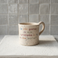 Caneca Francisca de cerâmica salpicada multicolorida com frase "Se não gostas de mim o problema és tu eu sou incrível" gravada à mão, Tia Cila