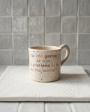 Caneca Francisca de cerâmica salpicada multicolorida com frase "Se não gostas de mim o problema és tu eu sou incrível" gravada à mão, Tia Cila